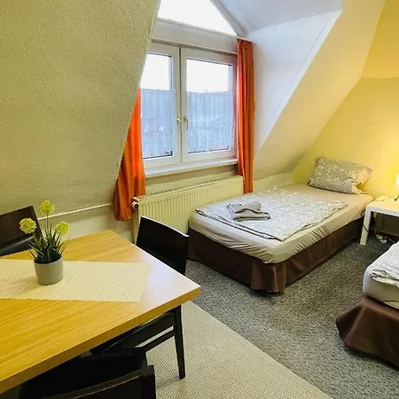 Monteur Domizil Und *