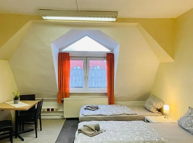 Monteur Domizil Und *