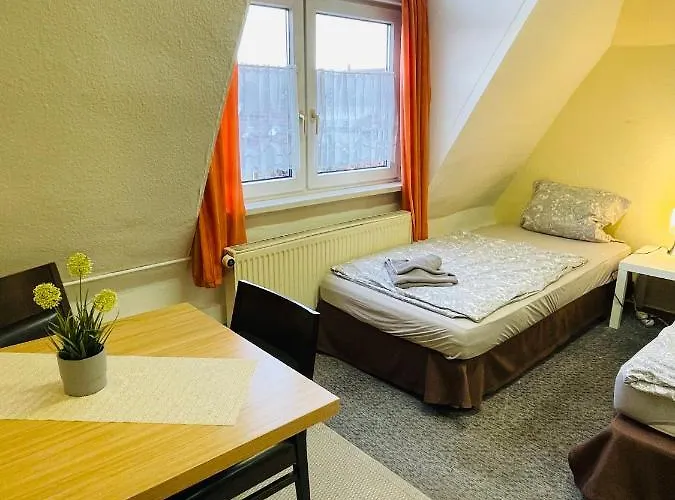 Monteur Domizil Und *